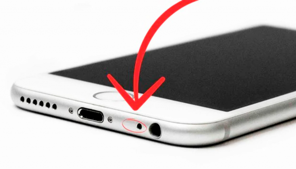 Trou en bas d'un smartphone : A quoi sert-il ?