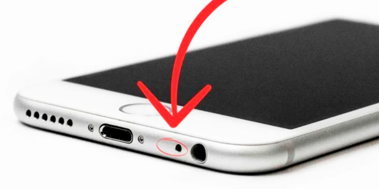 À quoi sert le petit trou en bas du téléphone ?