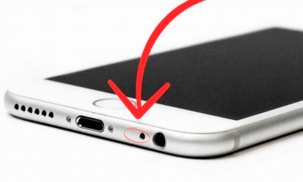 À quoi sert le petit trou en bas du téléphone ?