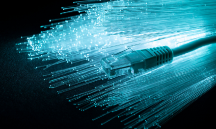 SFR Fibre Premium : l’offre haut de gamme disponible avec bouquets offerts