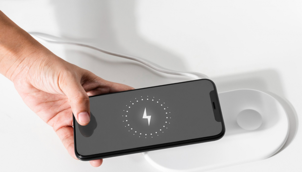 Comment charger un téléphone sans électricité ?