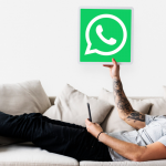 Comment lire un message Whatsapp sans voir apparaitre "vu" ?